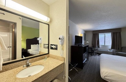 Grove City Hotel | SureStay by Best Western Grove City