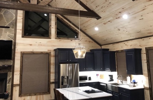 Wills Point Cabin | Sweet Escape-Brand New Luxury Log Cabin