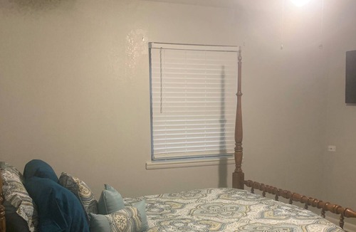 Prairie Grove House | Sweet Summit house! Clean, cozy, quiet and close to everything! 20 min to U of A