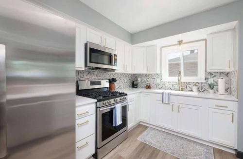 Parma House | Swim & Relax - Pool, Hot Tub and Renovated