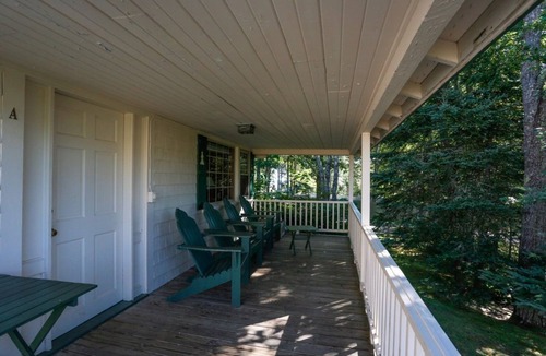 Boothbay Harbor Condo | Tanager Cottage | 3BR + 2 Porches + Fireplace