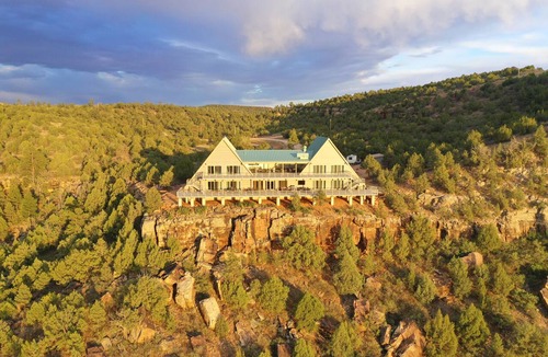 Solano Hotel | Teepee Lodge at giant ranch with horses & firearms & trailrides, New Mexico