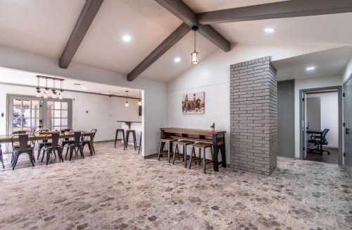 Bay Area House | Texas Retreat on Ocean Drive Sleeps 19 with Hot Tub & Game Room