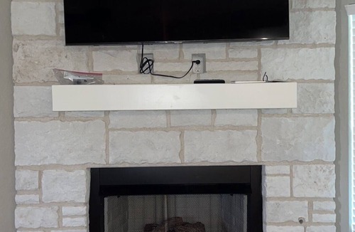 Sebastian County House | The Adeline/2 minutes from ARCOM/sleeps 10/Chaffee Crossing