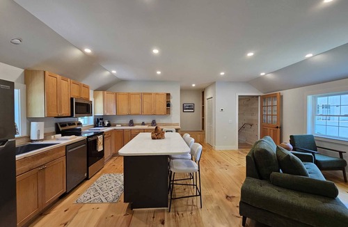 Northeast Harbor Apartment | The Afterdeck - New Cozy 2-Bedroom Getaway in Asticou Village, Northeast Harbor