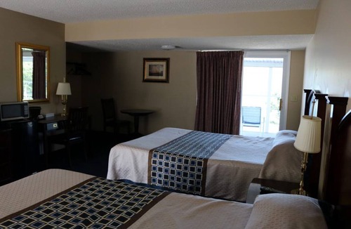 Watkins Glen Hotel | The Anchor Inn and Marina