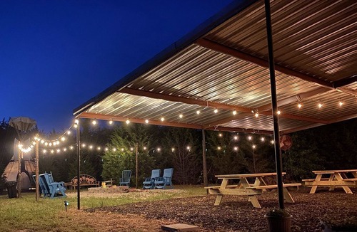 Wills Point Cabin | The Arrowhead Tipi Resort - Many Moons - Nomadic Tipis on Lake Tawakoni