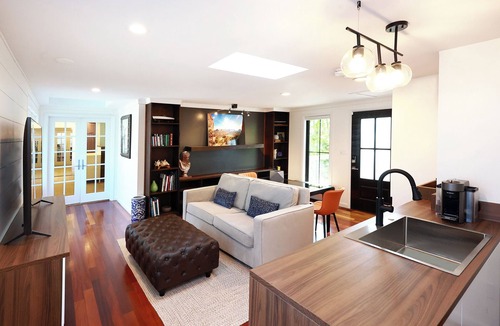 Columbus Apartment | The Artisan - An Atelier in Nature's Canopy
