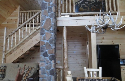 Sunday River Area House | The Artist's Cabin at Powder Ridge Overlooking Sunday River SKI PARKING PASS