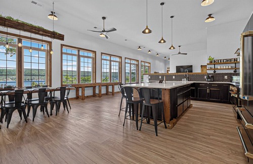 Hammondsport House | The Barn On Keuka-HotTub-LakeView-WineTrail