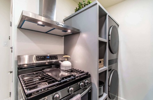 Del Mar House | The Bayside Loft on Ocean Drive Sleeps 4