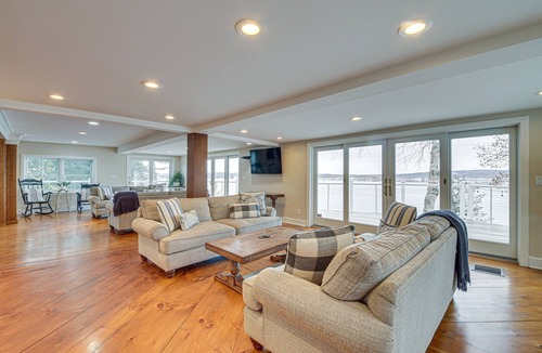 Stockton Springs Villa | ‘The Beachhouse’ Retreat w/Prescot Bay Views!