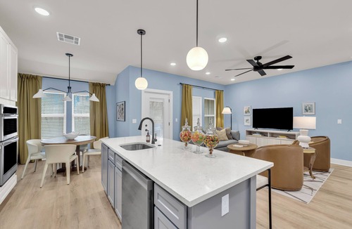 Bella Vista House | The Bella Muse - 3-Bedroom House W/Hot Tub close to Bike Trails