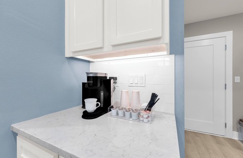 Bella Vista House | The Bella Muse - 3-Bedroom House W/Hot Tub close to Bike Trails