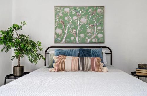 Xenia House | The Bird Cage