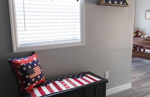 Conneaut Lakeshore Apartment | The Blue Haven at Conneaut Lake