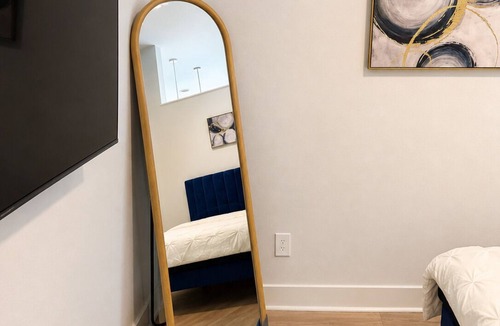 Deep Ellum Apartment | The Blue Velvet Suite Deep Ellum Walkable Central Area