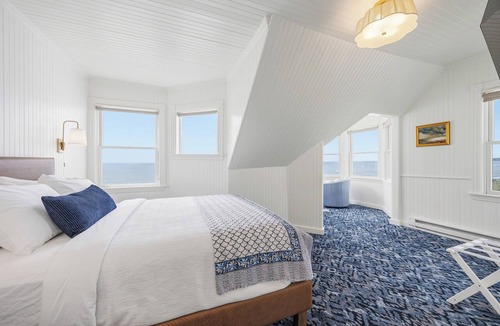 Higgins Beach House | The Breakers Inn
