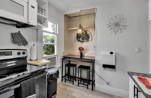 Buffalo House | The Buffalo Loft - 3 BR, Pet Friendly, with an Outdoor Fire Pit