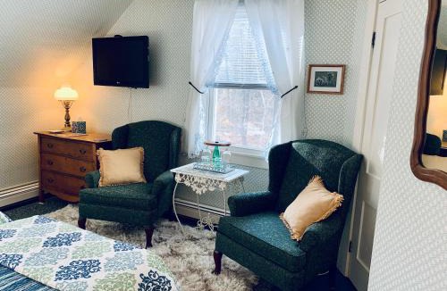 Intervale Bed & Breakfast | The Buttonwood Inn on Mt. Surprise
