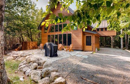 Franklin House | The Cabin on 32 wooded acres - tranquil new-build with sauna & forested views
