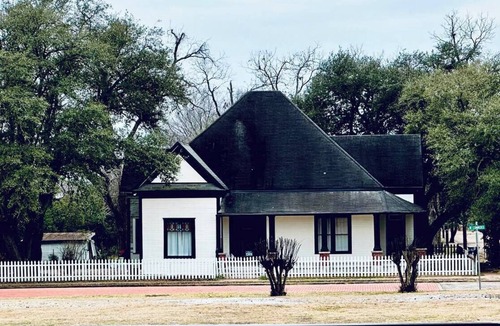 Gladewater House | The Carriage House, The Carriage House at Jeter Farmhouse