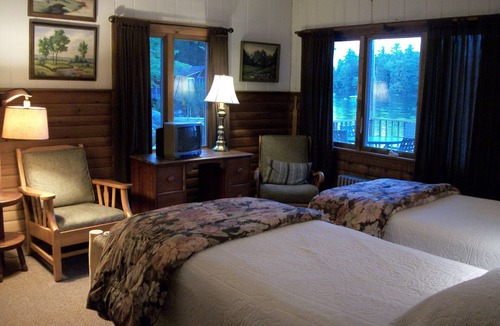 Bridgton Cabin | The Christmas Tree Inn