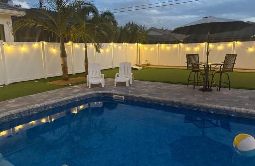 Naples Park Villa | The Club at Naples Park Pool, Bocce & Putting Green