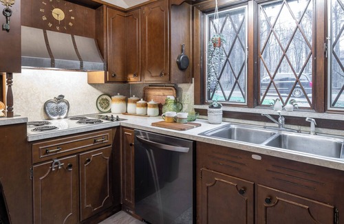Girard Cottage | The Cottage at Howard Falls