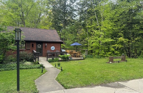 Girard Cottage | The Cottage at Howard Falls