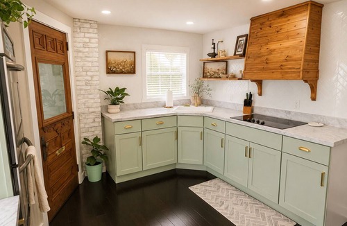 Drifting Cottage | The Cottage on Knox - Quaint 2-bedroom with AC located in charming Lanse