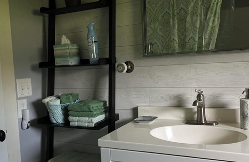 Wales Center House | The Cottage