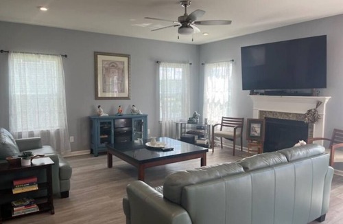 West Henrietta House | The Cozy Place in Rochester, NY nNear RIT - CollegenPet Friendly