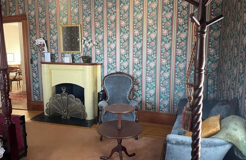 Guilford Bed & Breakfast | The Cummings Room - Queen Bed - The Guilford Bed & Breakfast