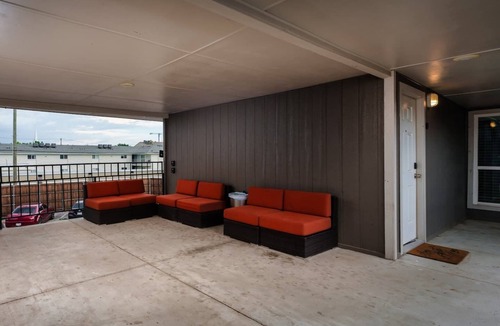 Old East Dallas Apartment | The East Dallas Escape - Modern 1BR, Gated Complex, Free Parking