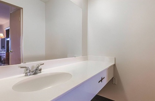 Central City House | The Finest Staycation for Couples! Pet-Friendly