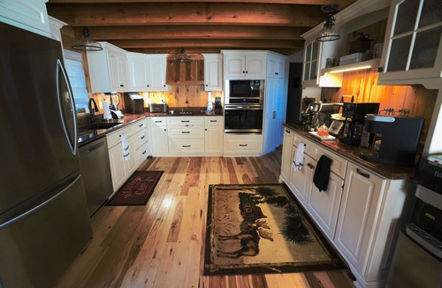 Alexandria Cabin | The Flying Squirrel Lodge-Luxury Lodge Near Raystown Lake and Penn State