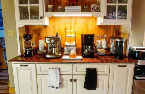 Alexandria Cabin | The Flying Squirrel Lodge-Luxury Lodge Near Raystown Lake and Penn State