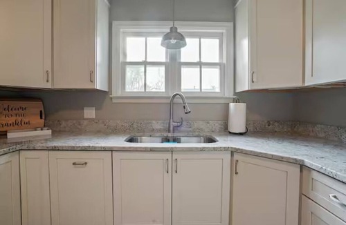Lewis Center House | The Franklin Suite- Near Jennings Sports Complex