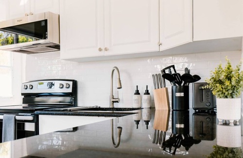Naples Park House | * * The Gem * * Beach, Location, Quality & Comfort