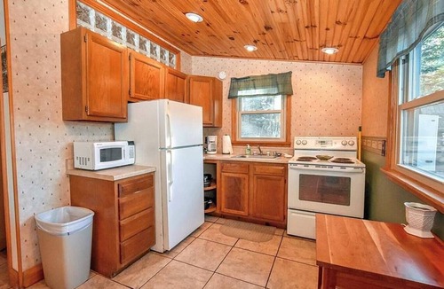 Durhamville House | The Gifford Lake House, Serenity Included!