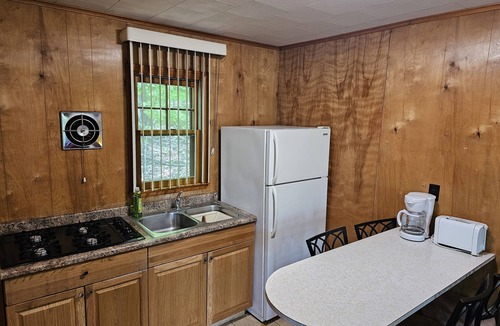 Lake George Cabin | The Gold Eagle Cottage 4