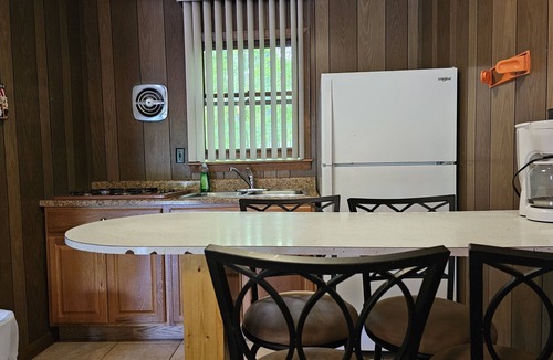 Lake George Cabin | The Gold Eagle Cottage 10