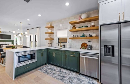 Dallas House | The Gretel-Stunning 4 Bed Downtown Gem, Spa, 14ppl