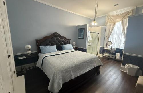 Waterloo Bed & Breakfast | The Gridley Inn B&B