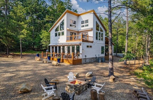 Pickens Cabin | The Grinning Bear|Sleeps 14|Basketball|Pickleball