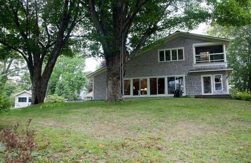 Dryden House | The Haven Lakehouse *Lake front*