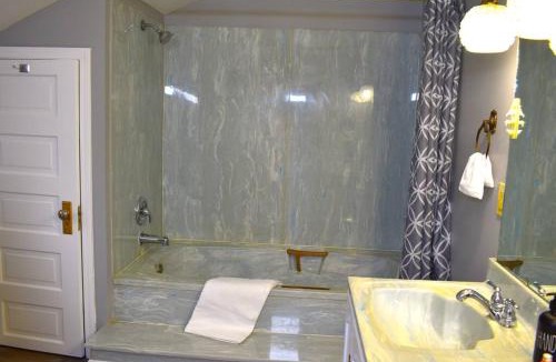 Northfield Apartment | The House Hotels - Acadia Farms