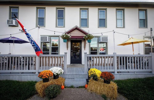 Hamburg Apartment | The I Lodge Room at The West End Inn