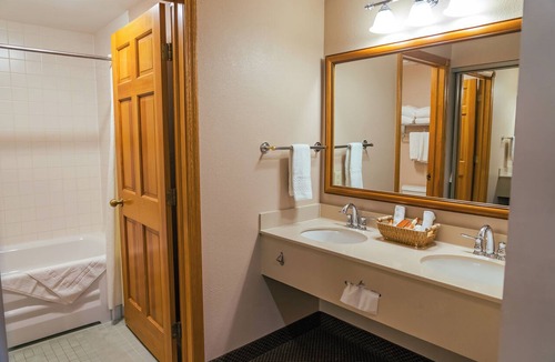 Ellicottville Hotel | The Inn At Holiday Valley